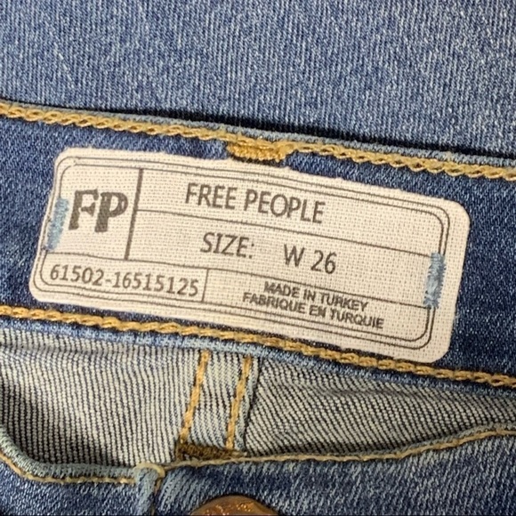 Free People Size 26 Frayed Hem BOHO Distressed Jeans - Picture 11 of 12